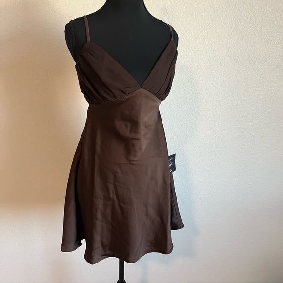 🆕Lulu's Jola Rich Chocolate Brown Satin Mini Dress Size M Tie back date night - Picture 2 of 13